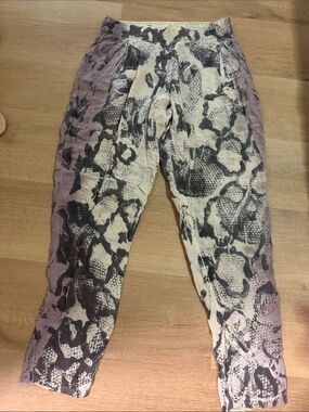 Planet Blue Jogger - Printed Tan - Like New Size Medium Lounge Paint